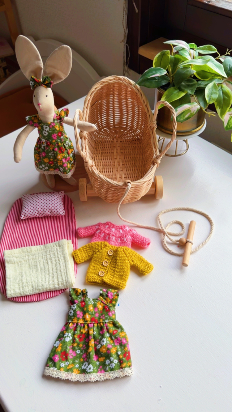 Çiçekli Yeşil Elbiseli Bayan Bunnybon Tüm Set 