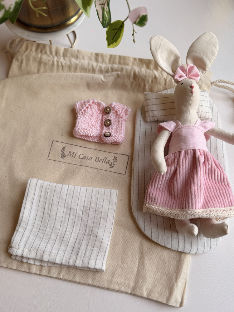 Bayan Bunnybon Evcilik Oyun Seti (pembe kadifeli)