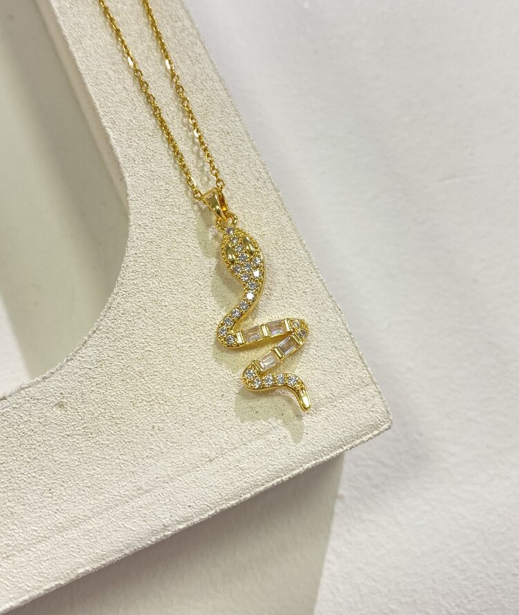 Snake Kolye