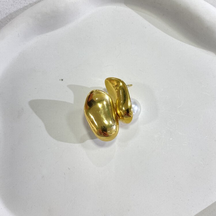 Pearlback Küpe