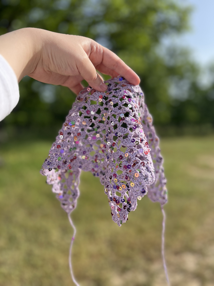 Lila pullu bandana