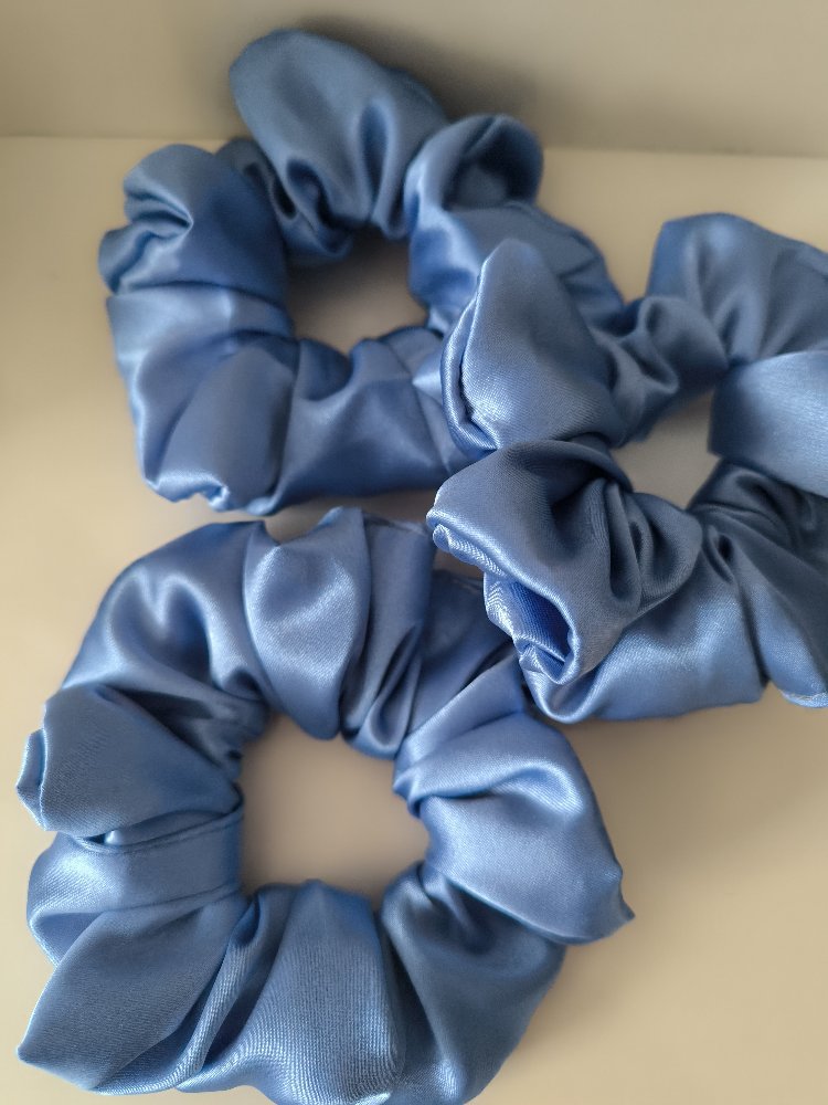 Premium Mavi Saten Scrunchie Saç Tokası - Hacimli Tasarım