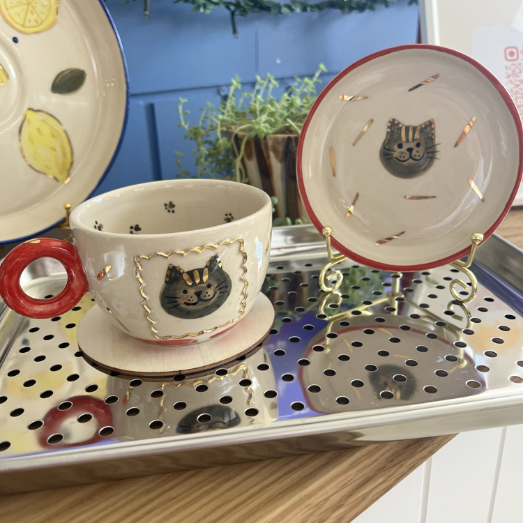 Stoneware Kedili Kupa / Kırmızı