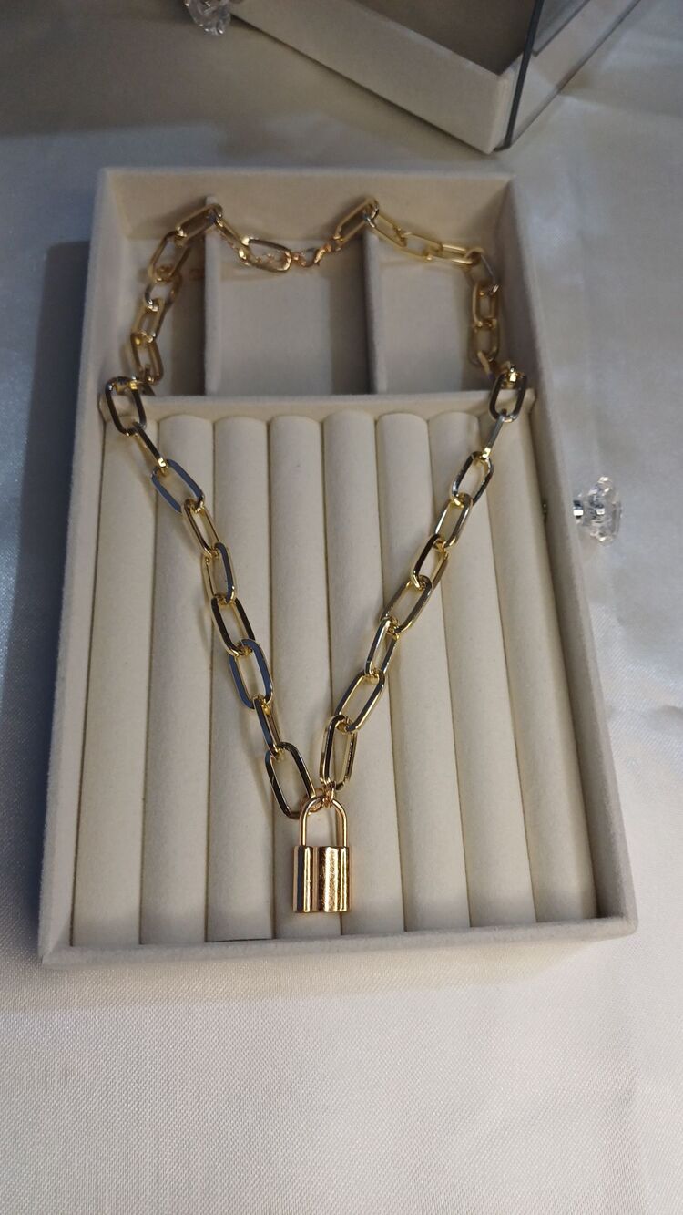 Kilitli gold çelik kolye