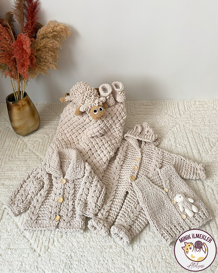 Bebek Set (Yelek, Hırka, Tulum, Battaniye, Patik, Kuzu) – Fil Dişi, – El Örgüsü