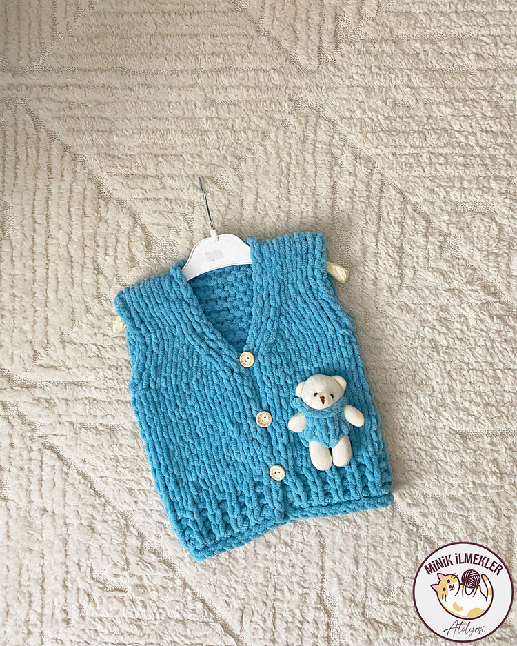 Bebek Yelek – Azur Mavi, 1 Yaş – Alize Puffy, El Örgüsü