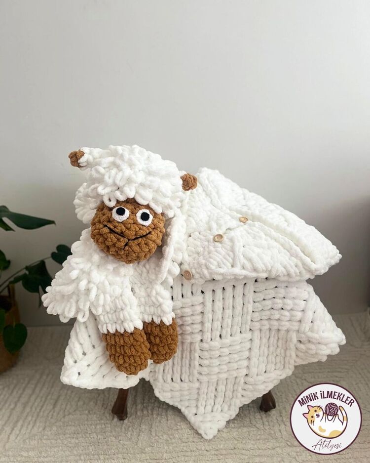 Bebek Set (Battaniye, Kundak, Kuzu Oyun Halısı) – Beyaz, – El Örgüsü