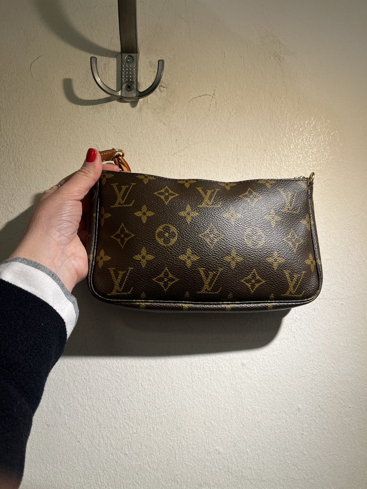 Louis Vuitton Monogram Pochette