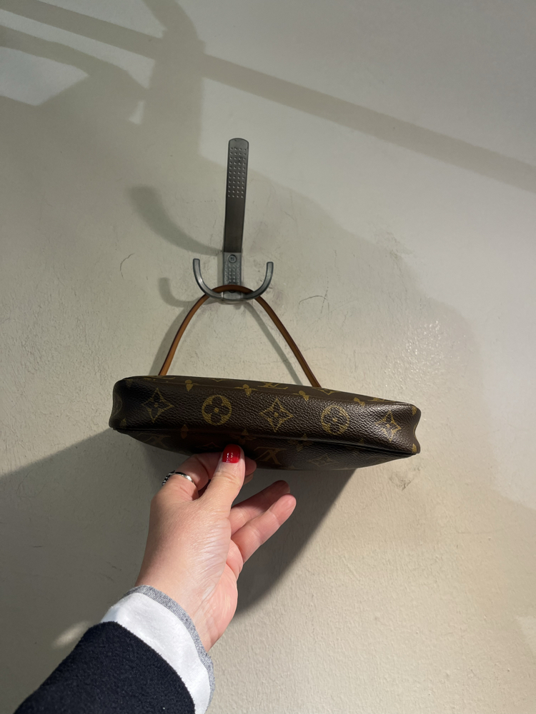 Louis Vuitton Monogram Pochette