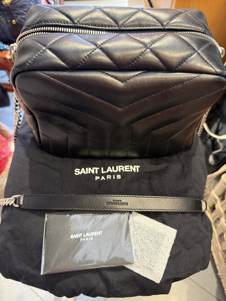 Yves Saint Laurent siyah Loulou çanta