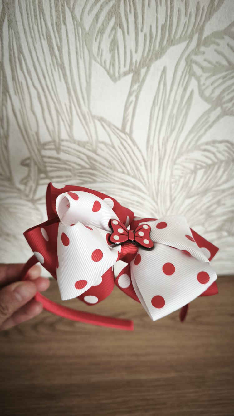 Minnie Dots Bow ❤️
Taç