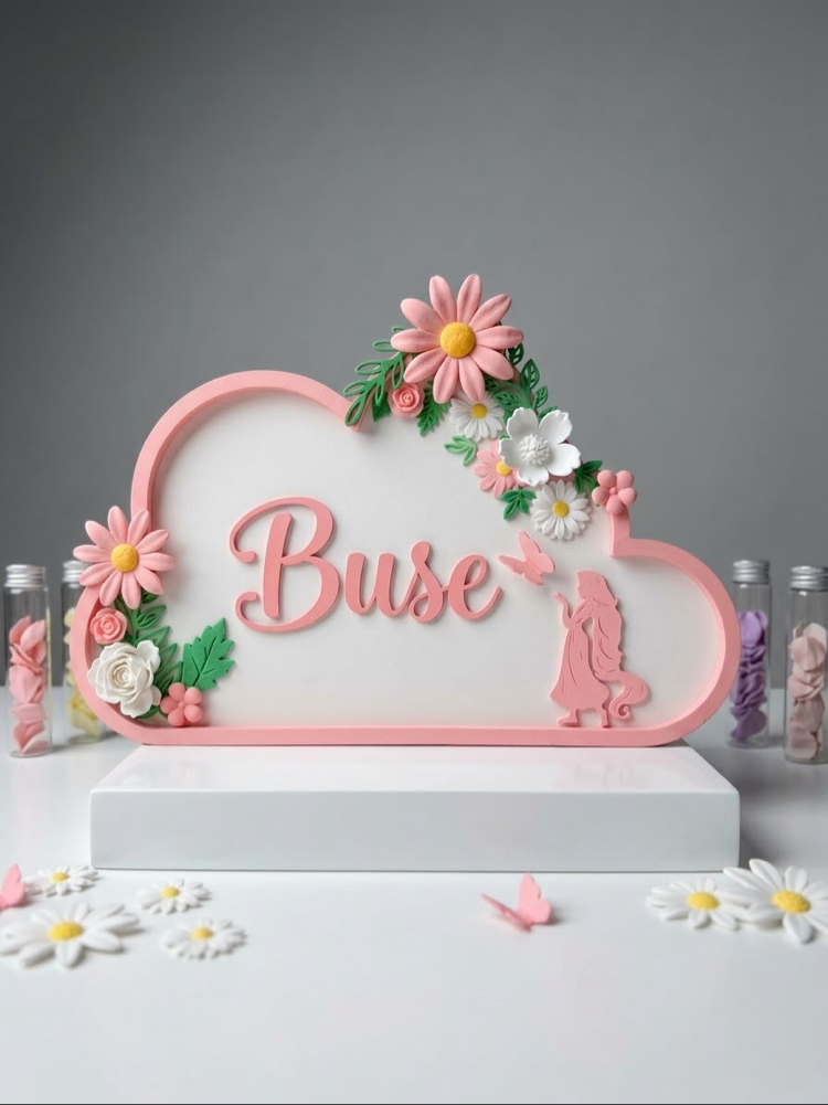 Kişiye özel çiçekli bulut figürlü isimlik