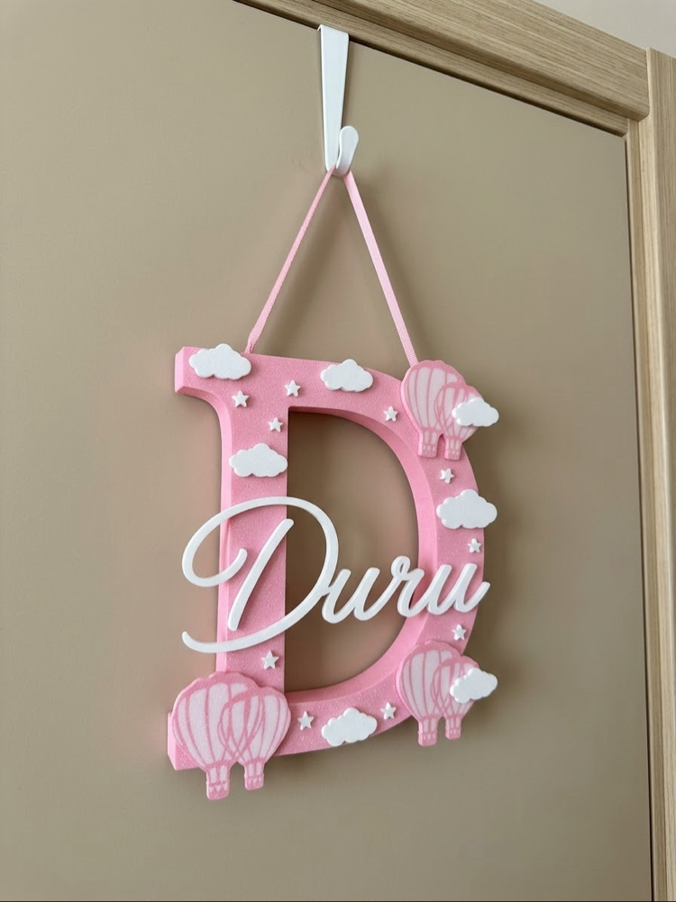 Kişiye özel uçan balon & bulutlu dekor harf( D)