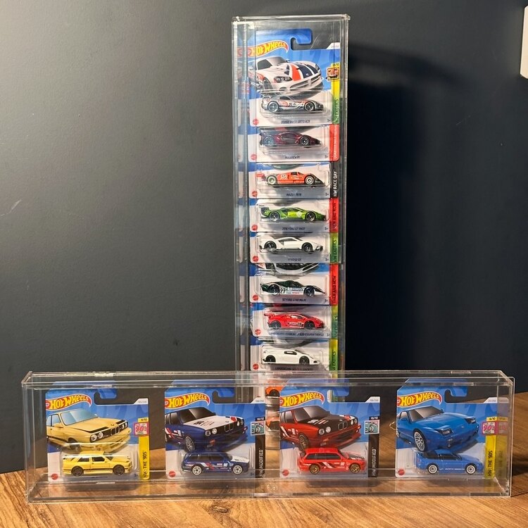 10’lu Kapaklı Pleksi Hot Wheels Diecast Araba Kartonetleri İle Dikey Araç Sergileme Rafı