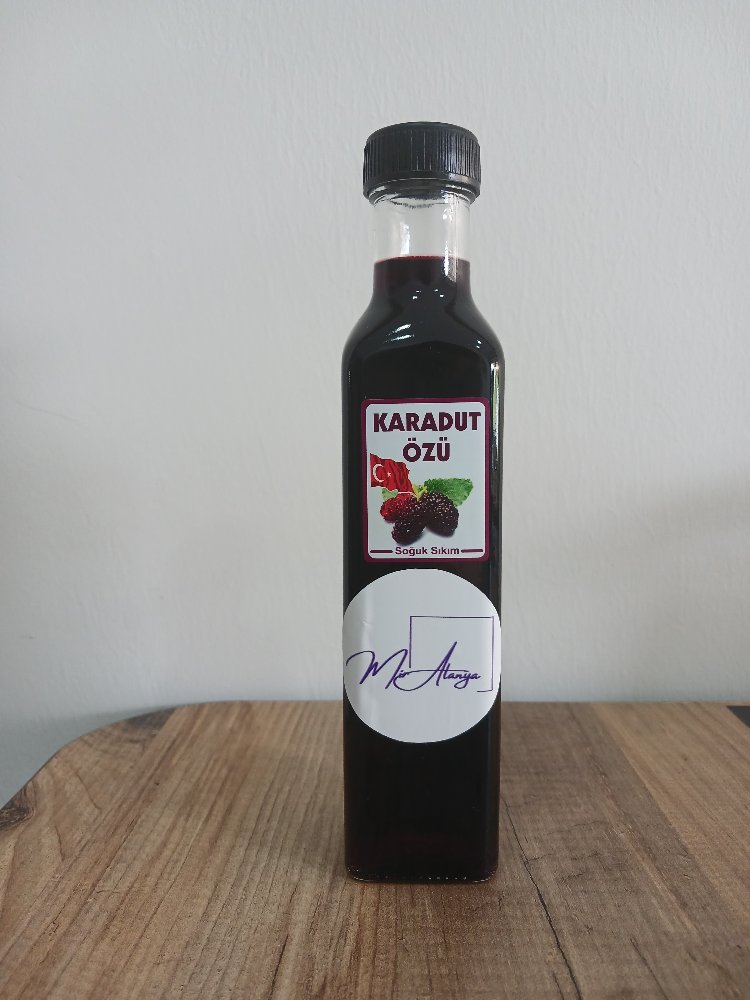 Karadut özü