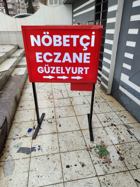 Portatif Akülü Işıklı Nöbetçi Eczane Tabelası (Eczane İsmine Özel Üretim)
