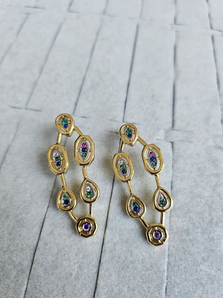 Renkli taşlı küpe