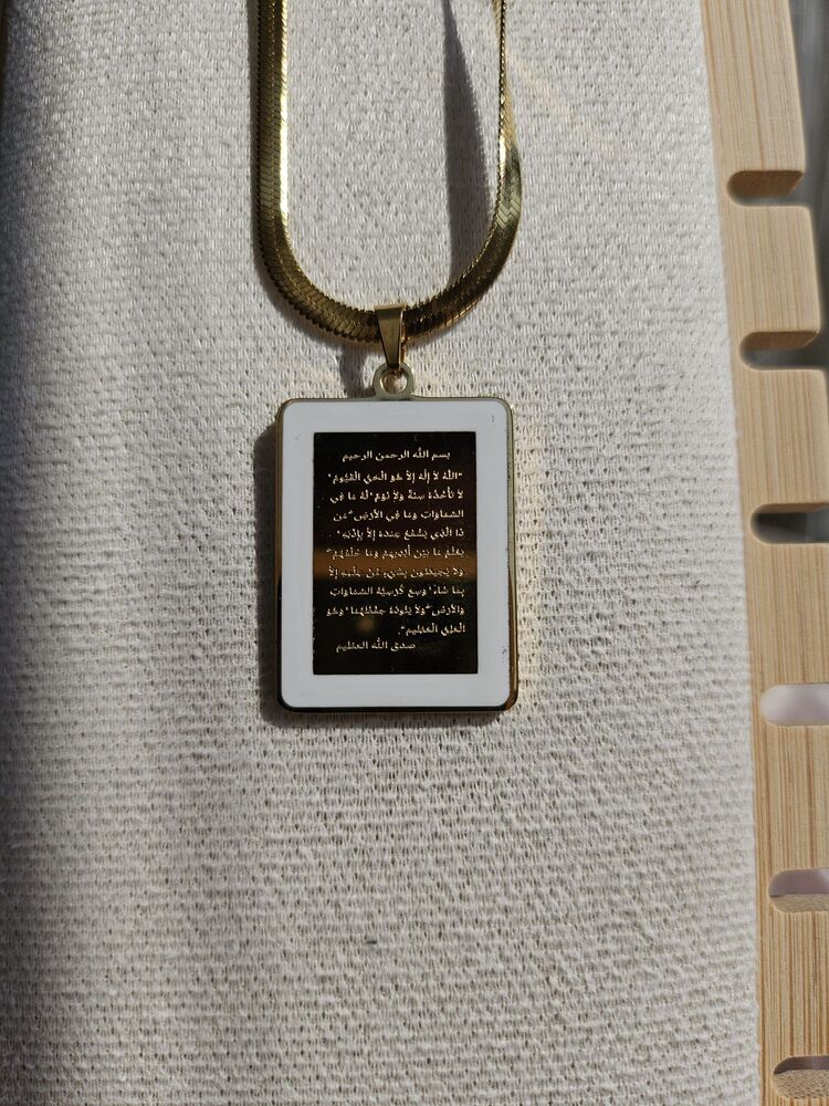 Dikdörtgen beyaz mineli kolye