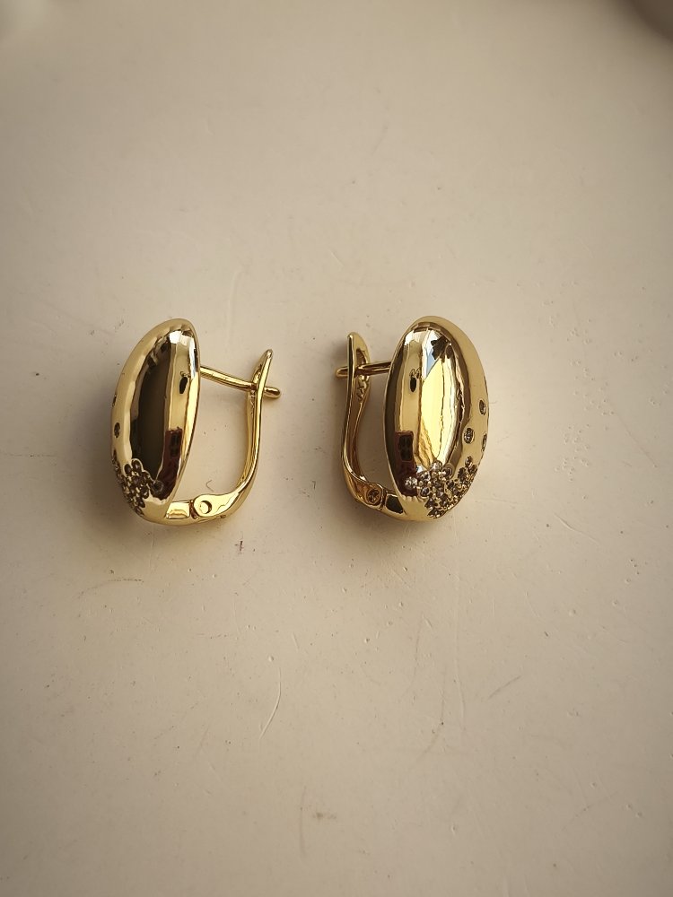 Oval küpe