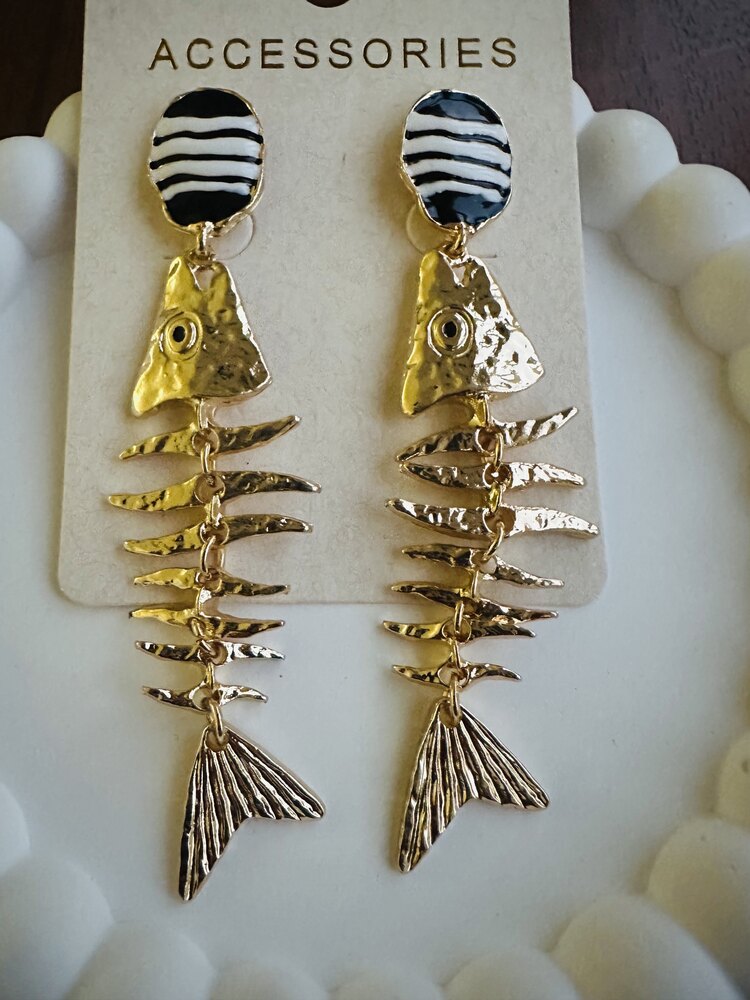 Kılçıklı balık küpe