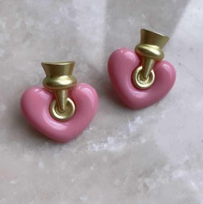 Pembe kalp küpe