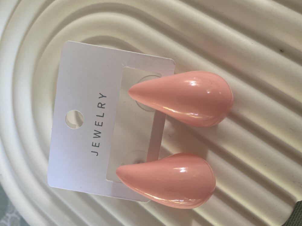 Pembe küpe