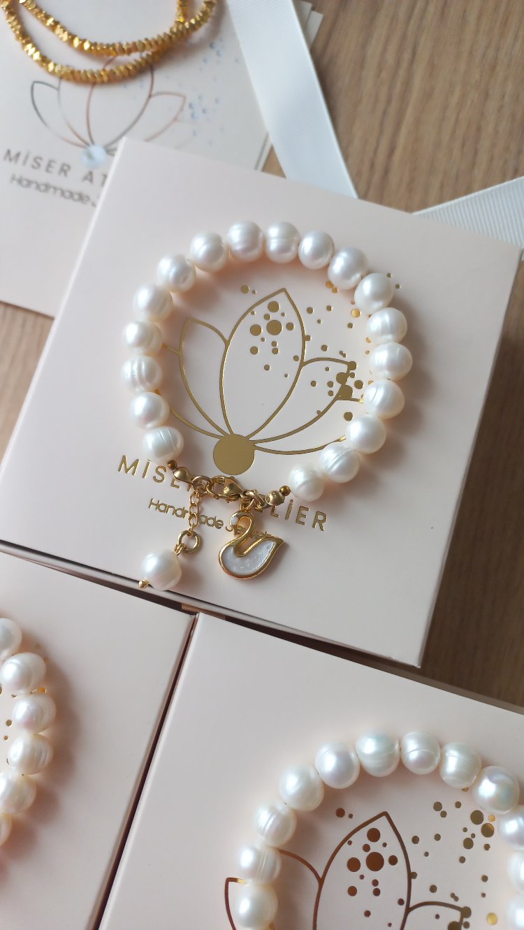 ' Pearly Swan ' İnci Bileklik