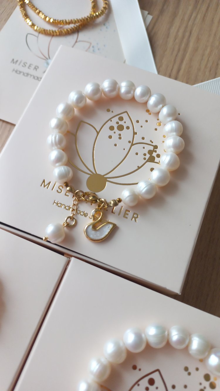 ' Pearly Swan ' İnci Bileklik
