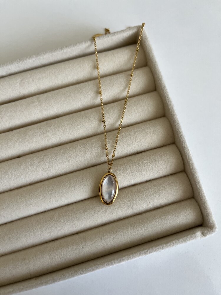 Oval Ay Taşlı Vintage Kolye | Çelik