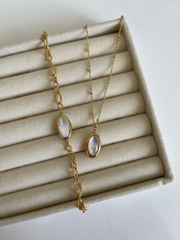 Oval Ay Taşlı Vintage Kolye | Çelik