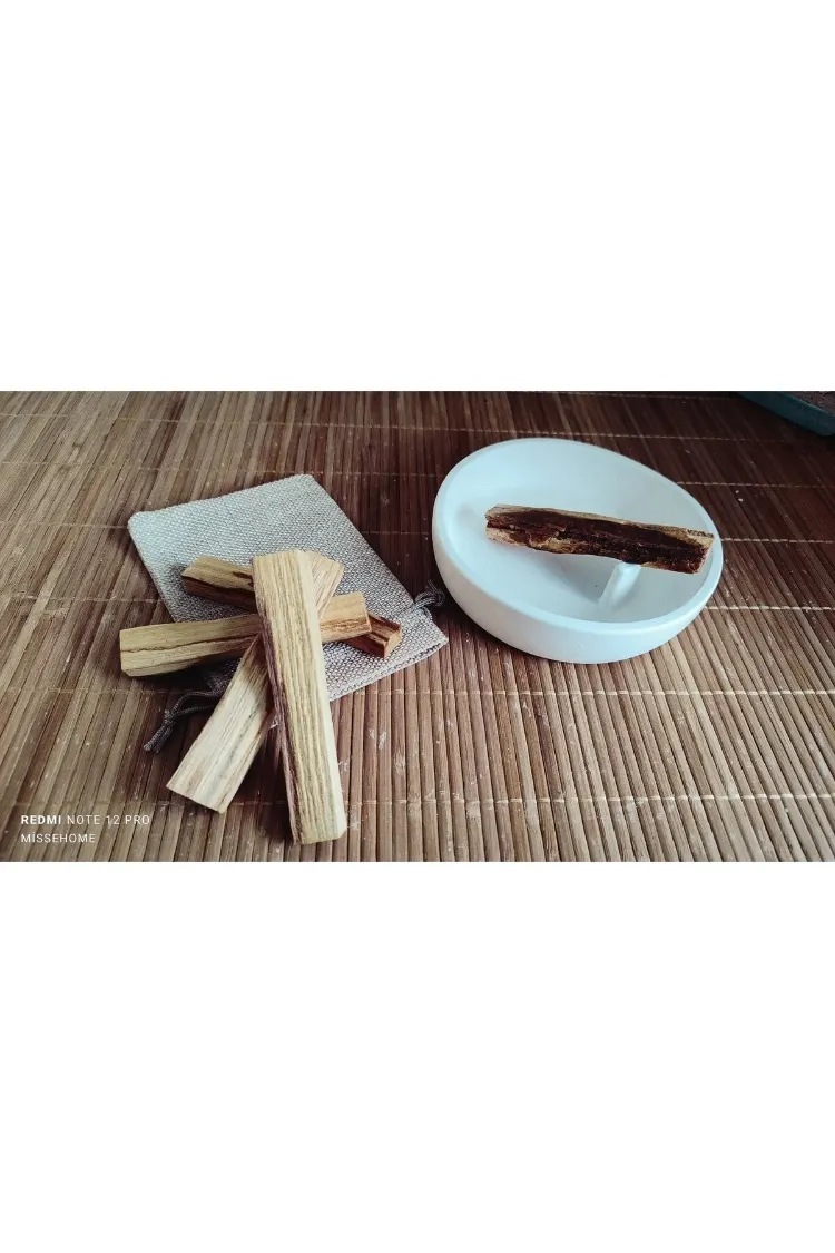 Palo Santo Tütsü Seti – 4 Adet Palo Santo (30-35 gr) ve Palo Santo Tütsülük (Beyaz) - Peru