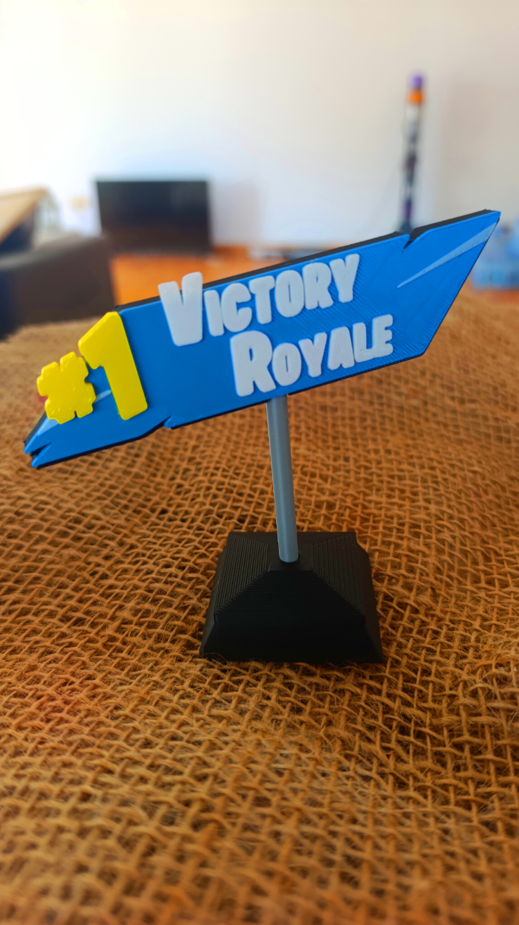FORTNITE Victory Royale Figürü