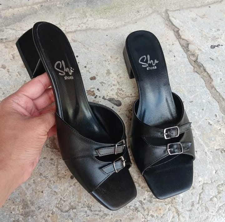 SİYAH TOKA DETAYLI TERLİK