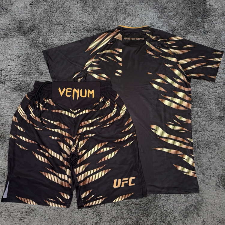UFC VENUM SİYAH A++