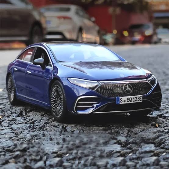Mercedes EQS