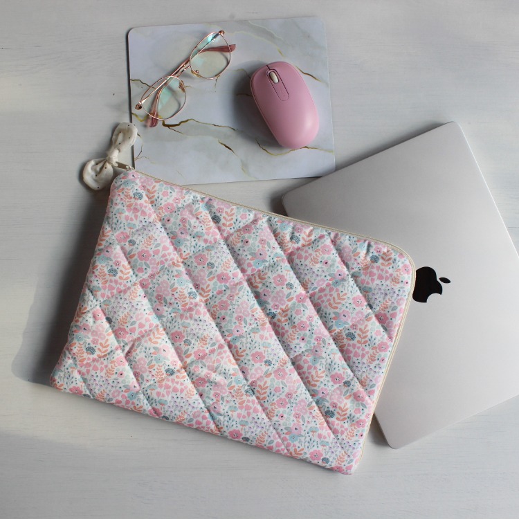MacBook Yuvası -13.3"- Pembe Çiçekli