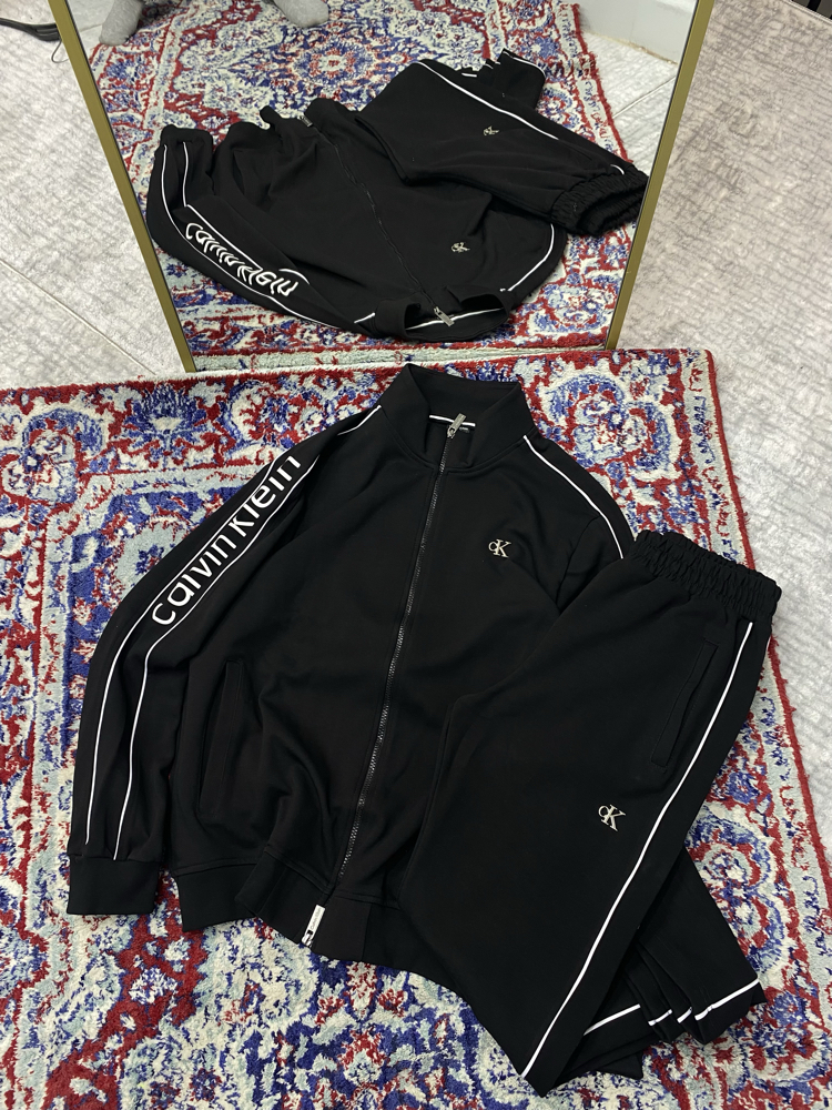 CALVIN KLEIN EŞOFMAN TAKIMI