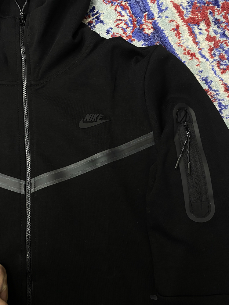 NIKE TECH EŞOFMAN TAKIMI