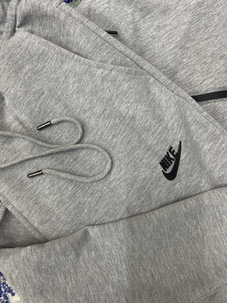 NIKE TECH EŞOFMAN TAKIMI
