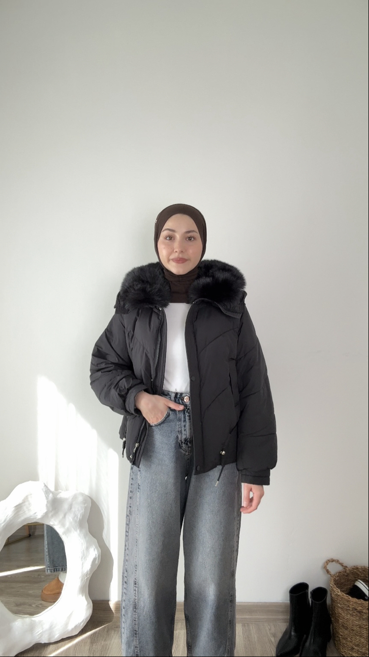 Kürk yakalı şişme mont / siyah