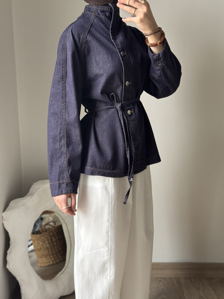 Belden oturmalı denim ceket