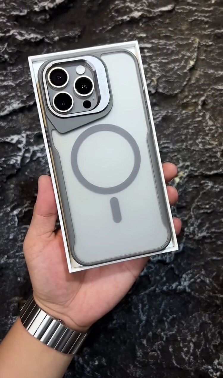 iPhone Gear4 Standlı Case