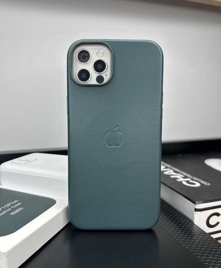 İPhone Sekoya Yeşili Deri Magsafe Case