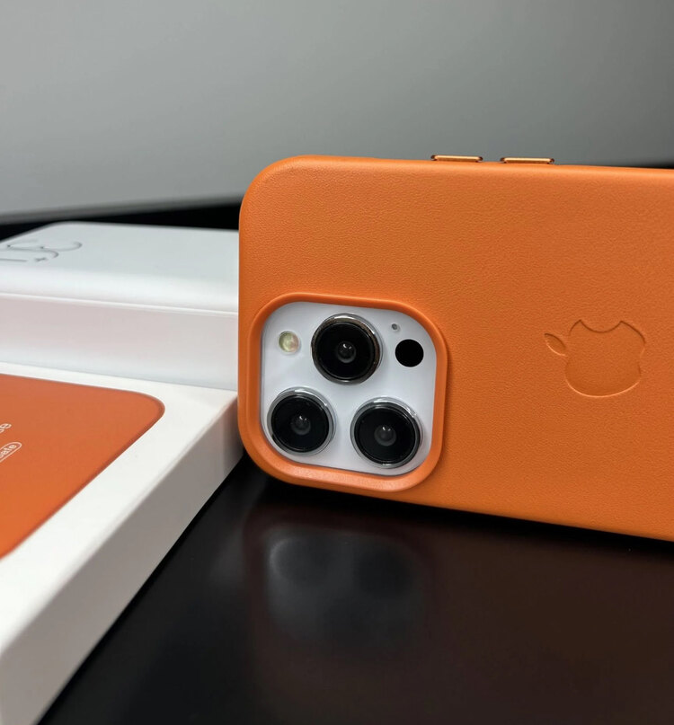 İPhone Turuncu Deri Magsafe Case