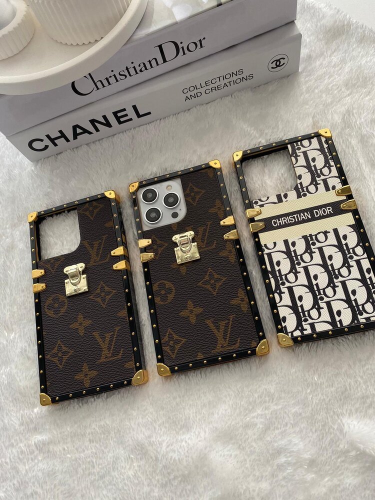 iPhone Uyumlu Louis Vuitton Kare Kılıf (Satıcıya Not Kısmına Model Belirtiniz )
