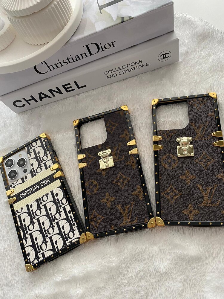 iPhone Uyumlu Louis Vuitton Kare Kılıf (Satıcıya Not Kısmına Model Belirtiniz )