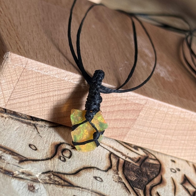 Opal Örgü Kolye (Küçük)