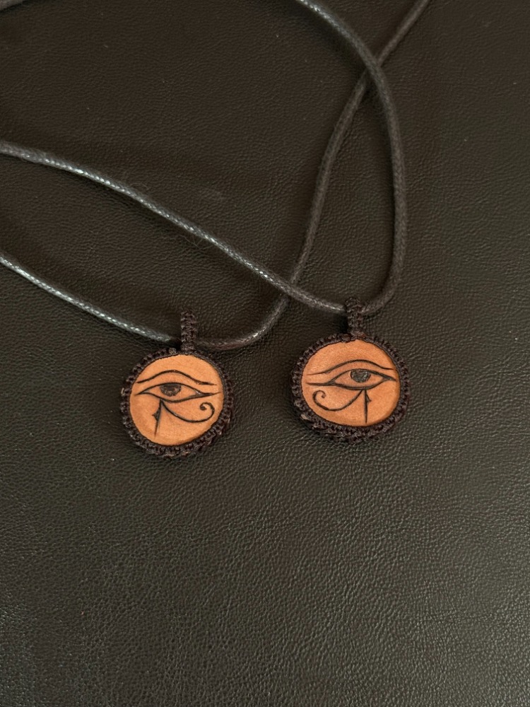 Horus & Ra'nın Gözü Tahta Kolye