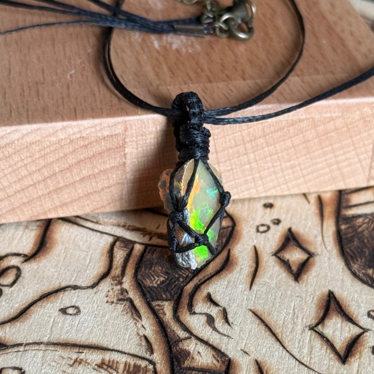 Opal Örgü Kolye (Büyük)