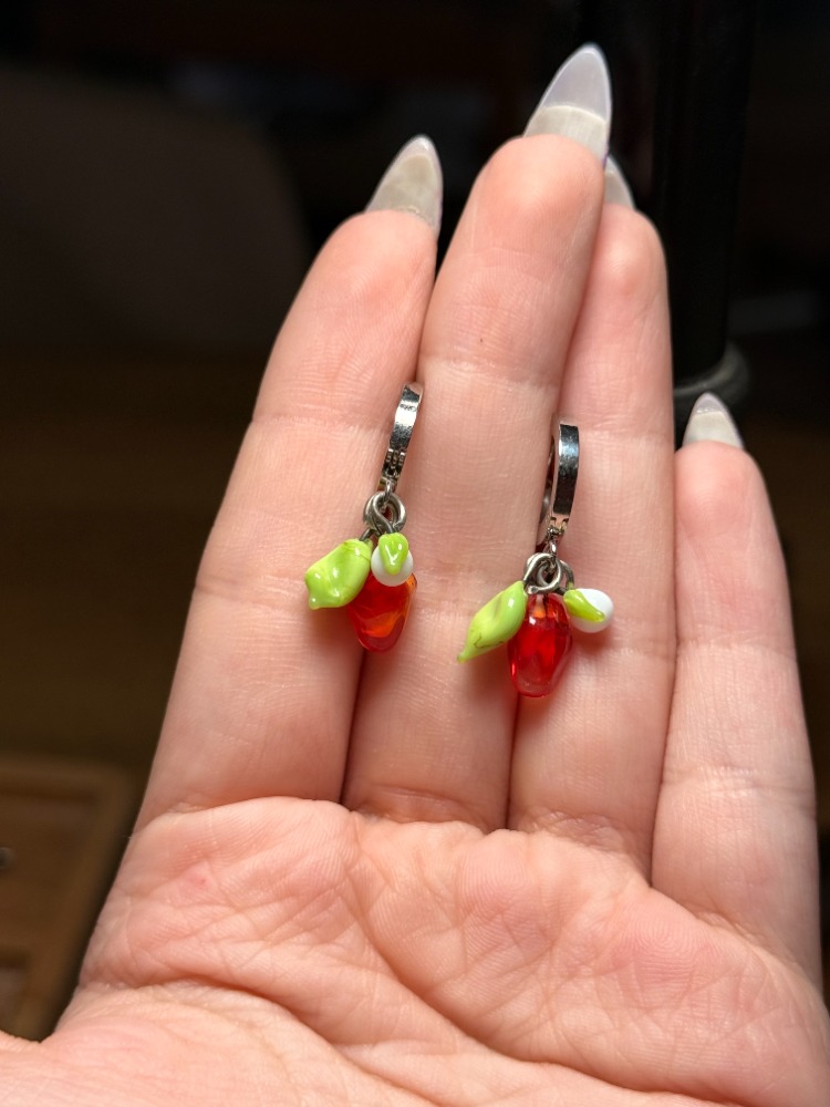 Nar Küpe (Klips)
